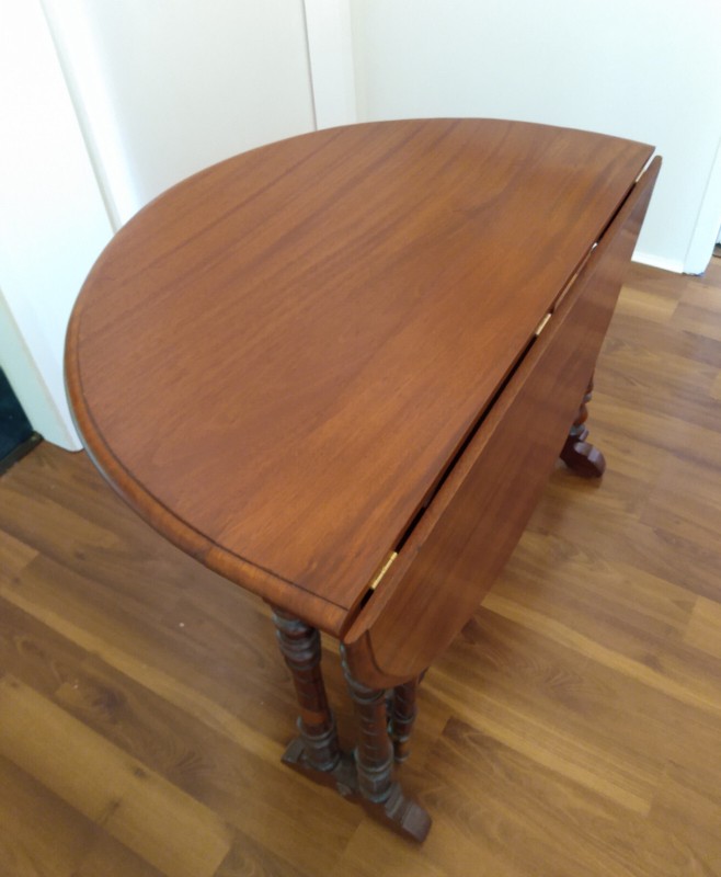 ARTS & CRAFTS SUTHERLAND TABLE c 1900. MAHOGANY, MEDIUM SIZE, FINE CONDITION gallery