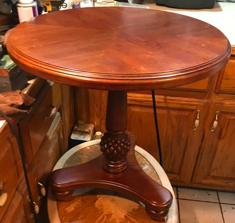 Mid Century Round Mahogany End Table / Side Table by Hammary (ET120)