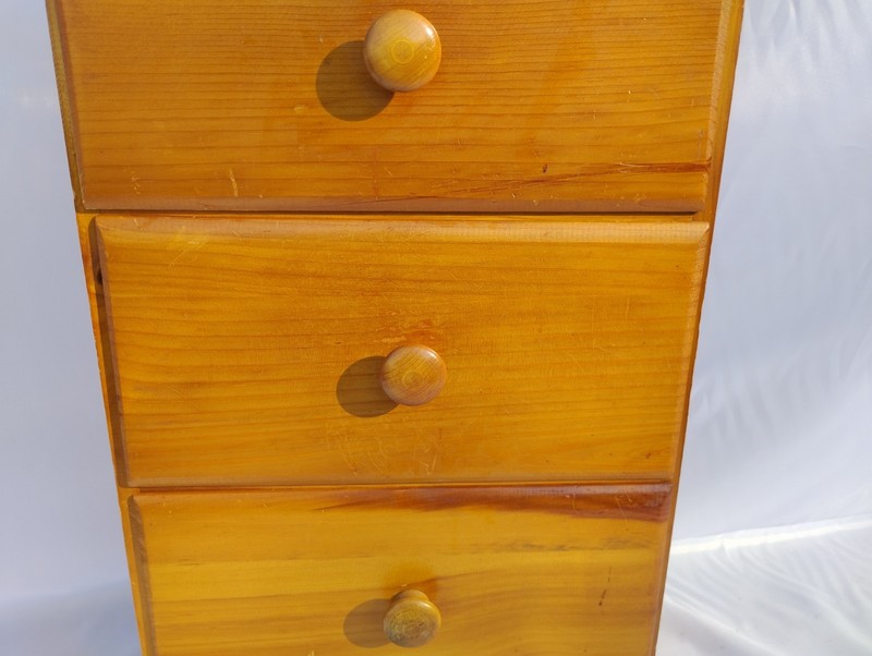 VINTAGE S.J. BAILEY & SONS MASTERCRAFT PINE WOOD 3 DRAWER NIGHT STAND gallery