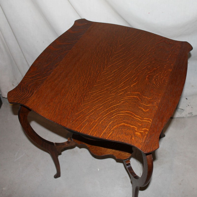 Antique Oak Parlor or Lamp Small Table – Quarter Sawn Oak – Stylish gallery