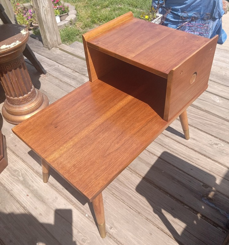 Mid Century Walnut Step End Table / Side Table (SET110)