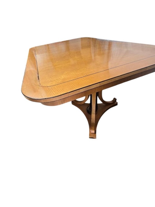 Baker Furniture Regency-Style Double Pedestal Dining Table gallery