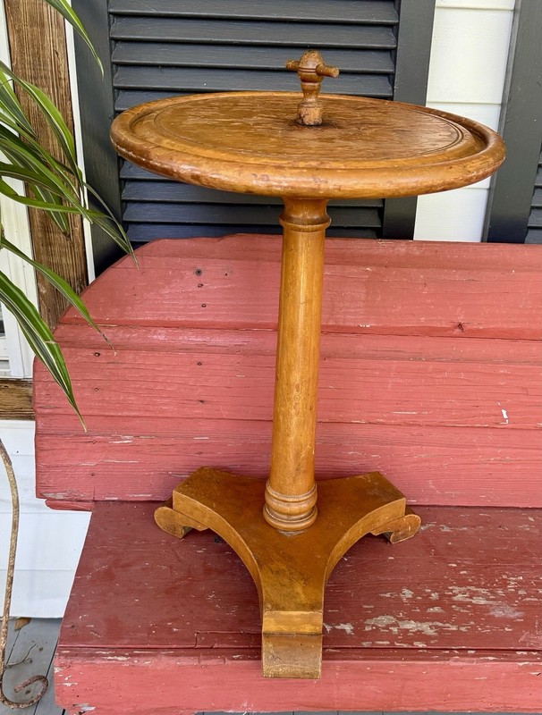 Antique Art Deco Maple Wood Cocktail Table gallery