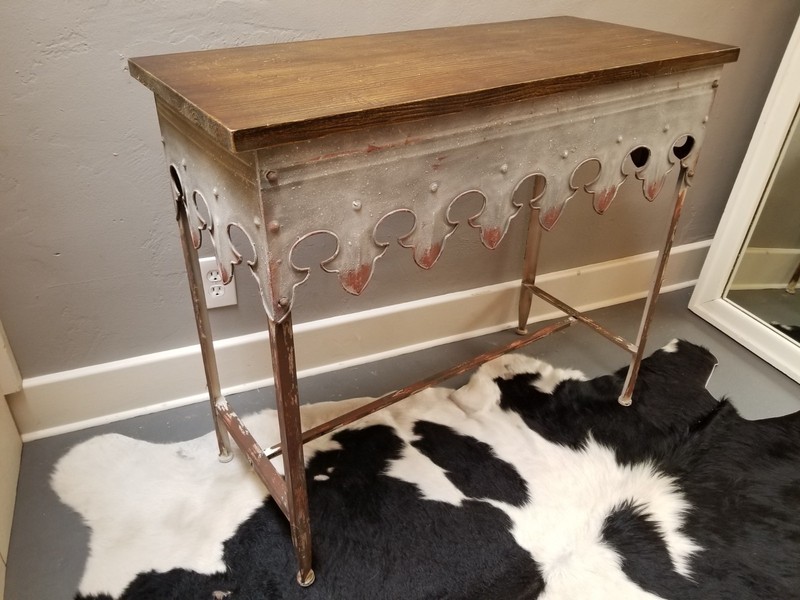 Creative Co-Op Metal Scalloped Edge Table with Zinc Finish and Wood Top gallery