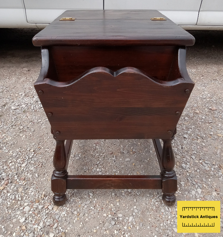 Mid Century Pine Old Tavern Dough Box End Table (ET684) (EA-10)
