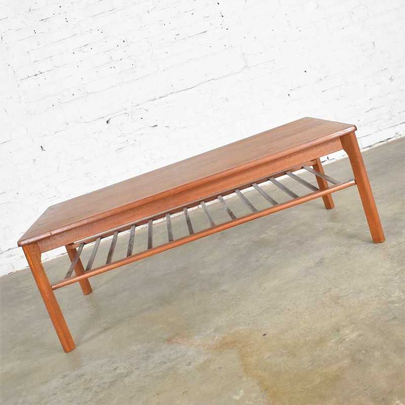 Vintage Danish Mid-Century Modern Coffee Table in Teak by Mobelfabrikken Toften