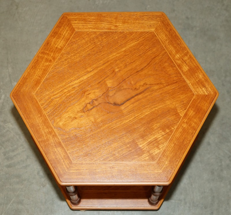 FINE PAIR OF VINTAGE HEXAGONAL SIDE END TABLES WITH CHIPPENDALE BAMBOO PILLARS gallery