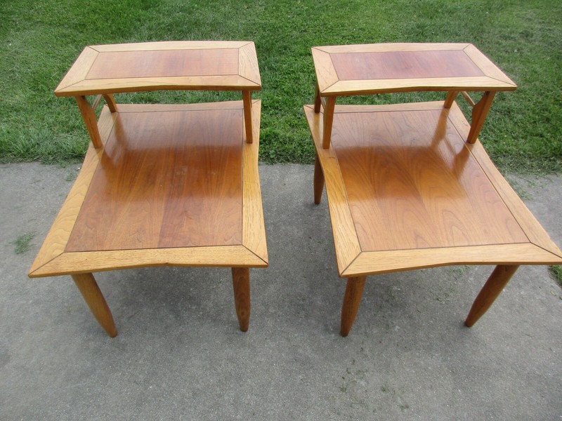 2 Lubberts & Mulder – Tomlinson Mid Century MCM Atomic Bow Tie Pecan End Tables
