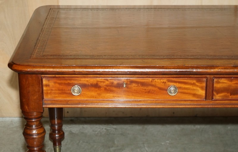 RESTORED ANTIQUE VICTORIAN HOWARD & SON'S BROWN LEATHER LIBRARY DINING TABLE gallery