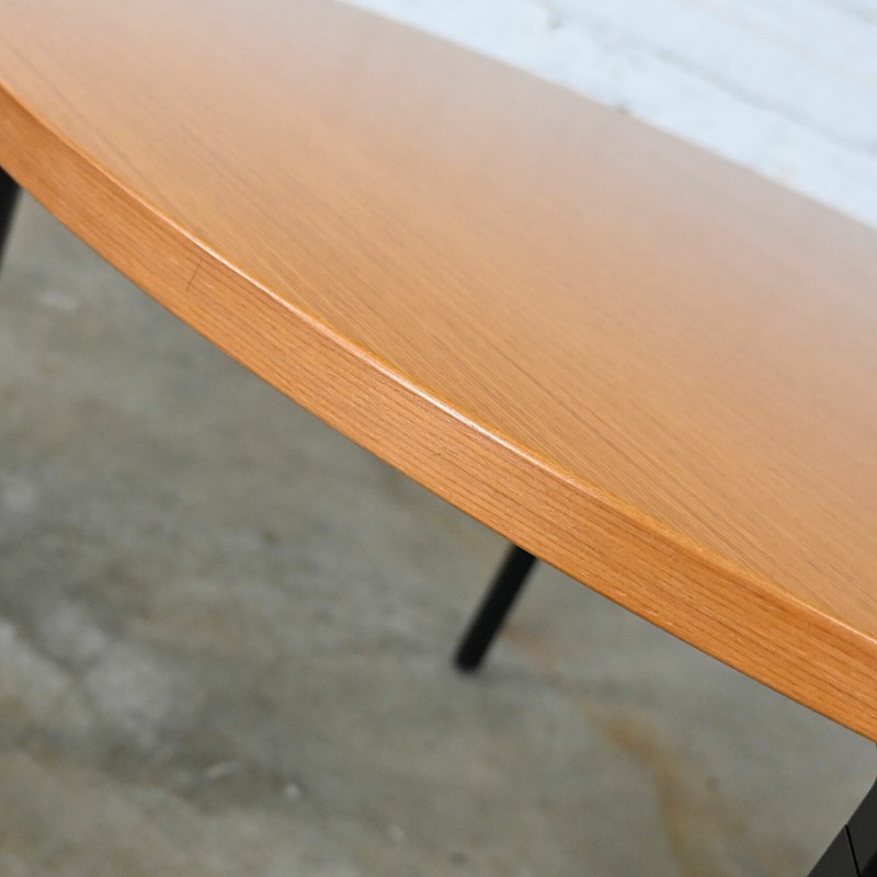 Vintage Modern Herman Miller Natural Oak Round Everywhere Table by Dan Grabowski gallery