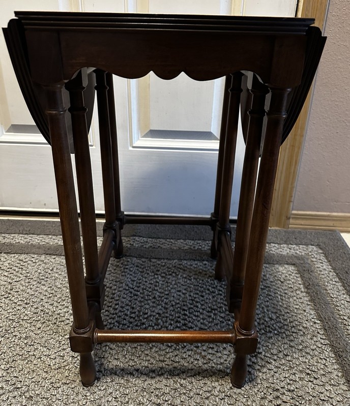 Baker Furniture Burled Walnut Gate Leg Drop Leaf Side Table gallery