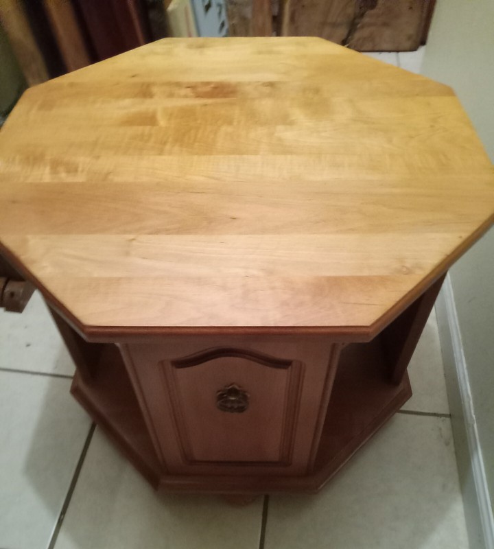 Mid Century Maple Ethan Allen Octagon End Table (EA102) gallery