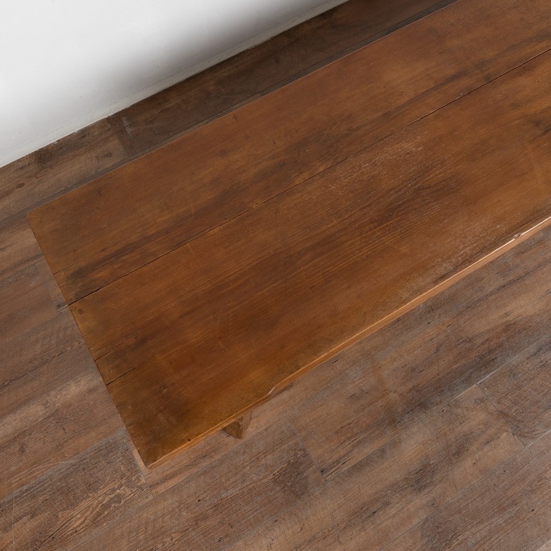 Early 20th-Century Hungarian Walnut Coffee Table with Peg Legs gallery