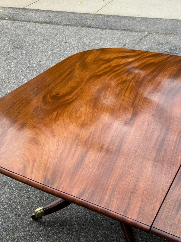 Early 19th Century English Regency Mahogany Three Pedestal Dining Table gallery