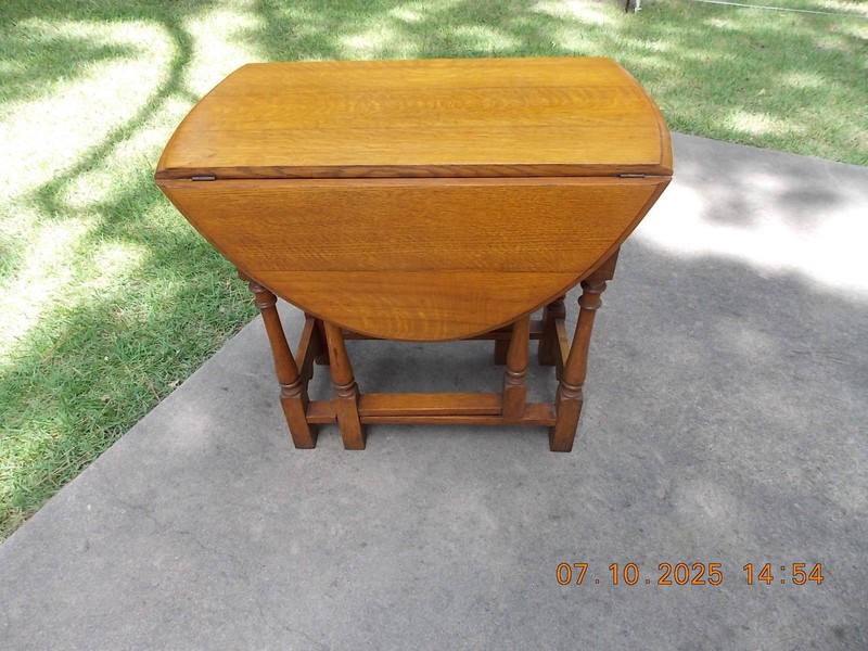 Med Size Solid English Oak Double Drop Leaf Gateleg Table Turned Post Leg 0 S&H