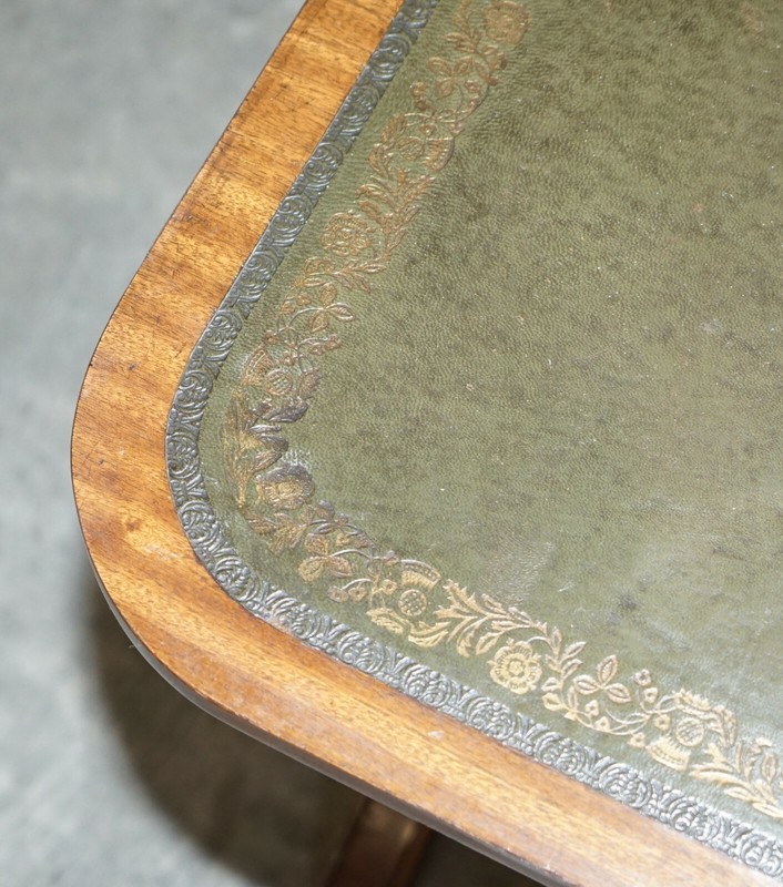 MEDIUM SIZED GREEN LEATHER & MAHOGANY BEVAN FUNNELL COFFEE TABLE NICE PATINA gallery