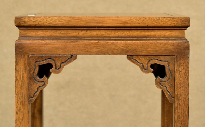 Late 20th Century Tall Chinoiserie Style Mahogany Pedestal Stand gallery
