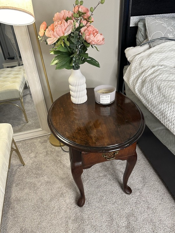 Pennsylvania House Queen Anne Oval Solid Cherry Side Table gallery