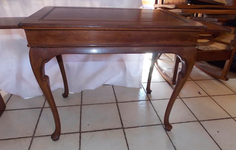 Walnut Georgian Court Tea Table / End Table by Davis (ET432) gallery