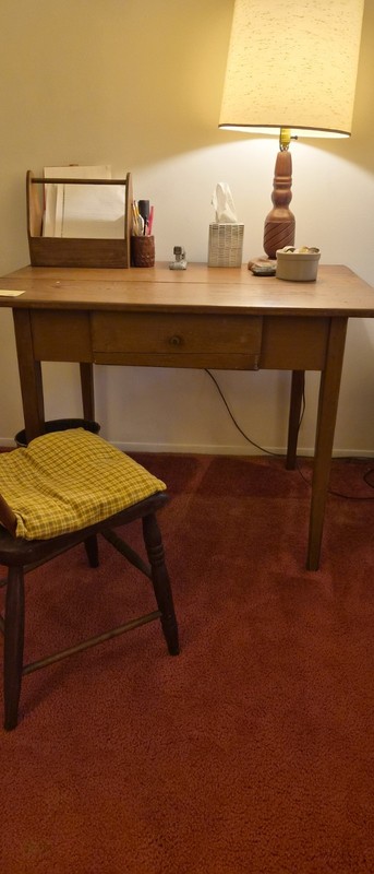 Meco Stakmore Traditional Expanding Table - Cherry
