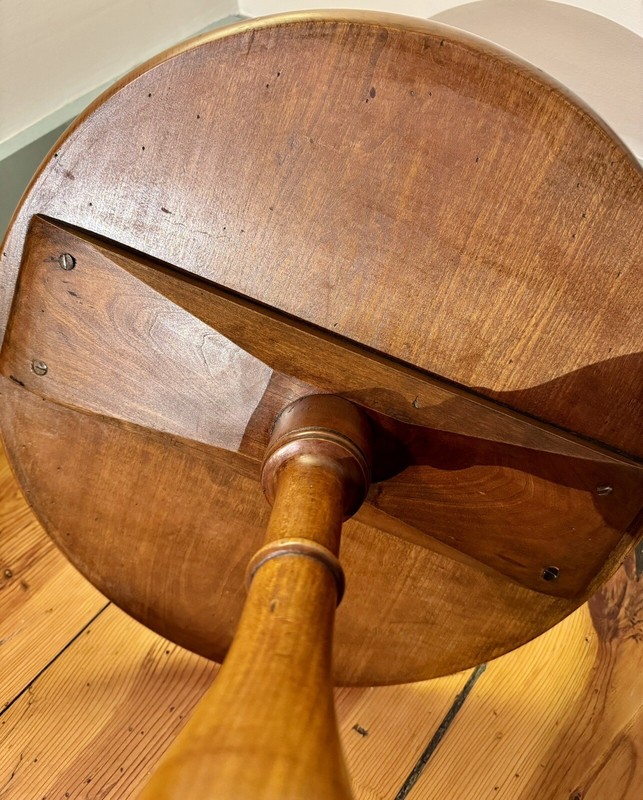 Queen Anne Cherry Candlestand With Cabriole Legs gallery