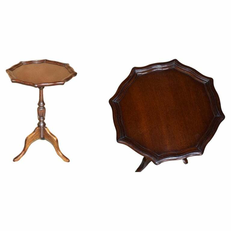 DECORATIVE VINTAGE MAHOGANY PIE CRUST EDGE TRIPOD LAMP SIDE END WINE TABLE