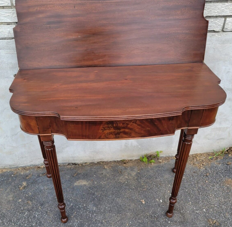 Exquisite 1920s American Sheraton Mahogany Console Table - Antique Elegance gallery