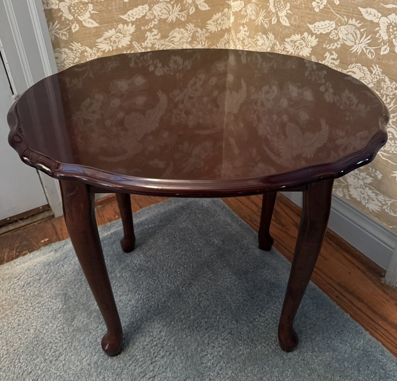 Vintage Queen Anne Style Oval Pedestal Side End Table 24” X 22” X 20 1/4”