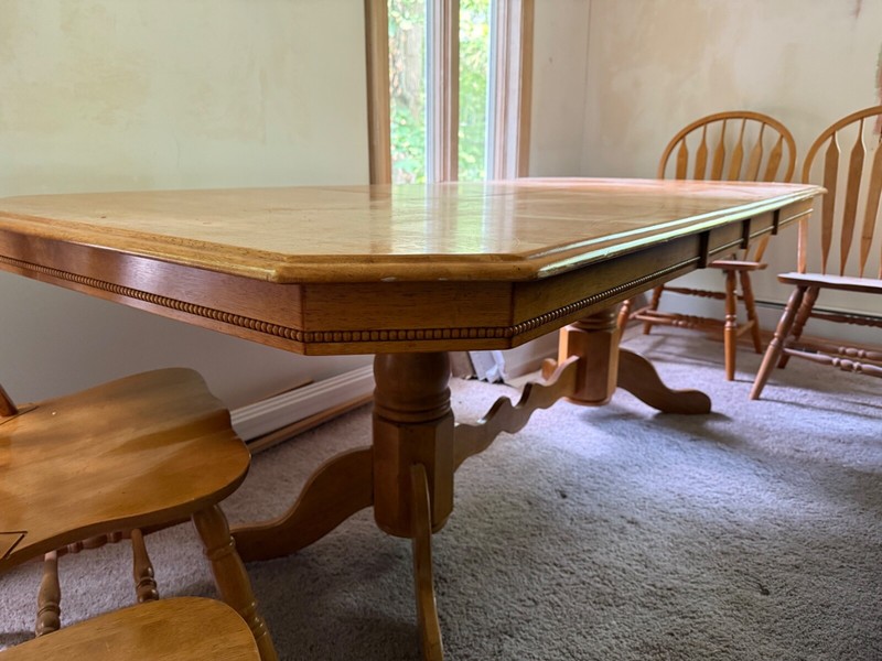 Expandable Dining Room Wood Table with chairs 7ft x 3.5ft, brown, condition good
