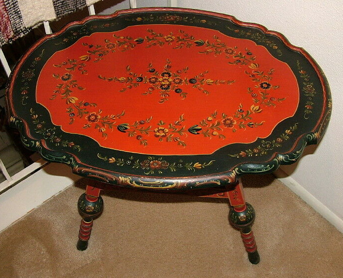 Hindelooper Dutch Gateleg Table + 3 matching Scalloped trays