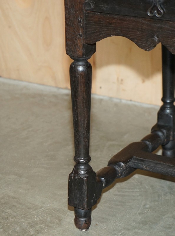 17TH CENTURY ANTIQUE CHARLES II FLEMISH OAK SIDE TABLE WITH SINGLE DRAWER gallery