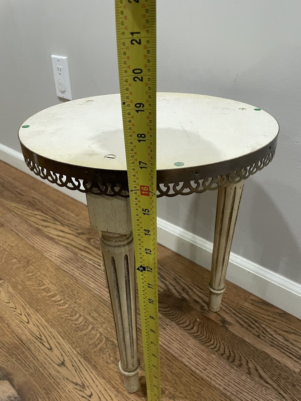 Vtg Wood Side Table Plant Stand Fluted Tapered Legs Brass Tone Metal Edging NL gallery
