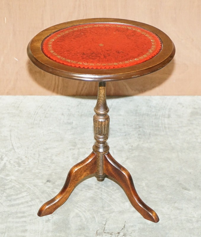VINTAGE MAHOGANY OXBLOOD TRIPOD SIDE END LAMP WINE TABLE HAND MADE IN ENGLAND gallery