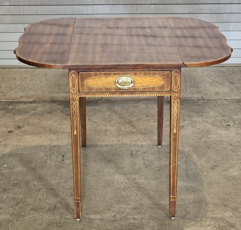 Henredon Historic Natchez Collection Mahogany Pembroke Table Drop Leaf Table gallery