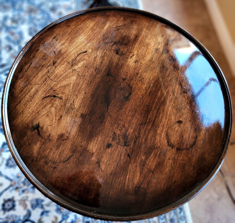 ENGLISH 18TH CENTURY GEORGIAN ROUND END TABLES - A PAIR gallery