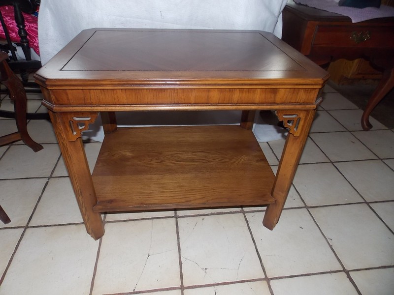 Oak Book Match Veneer End Table / Side Table by Lane (LA-11)