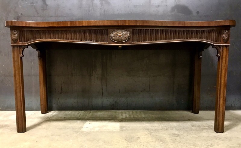 High-End Kittinger Furniture Georgian Style Mahogany Console w/ Medallions