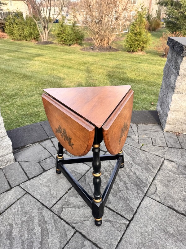 Vintage O’Hearn Solid Wood Clover Drop Leaf Side End Table 24” Gold Stencil