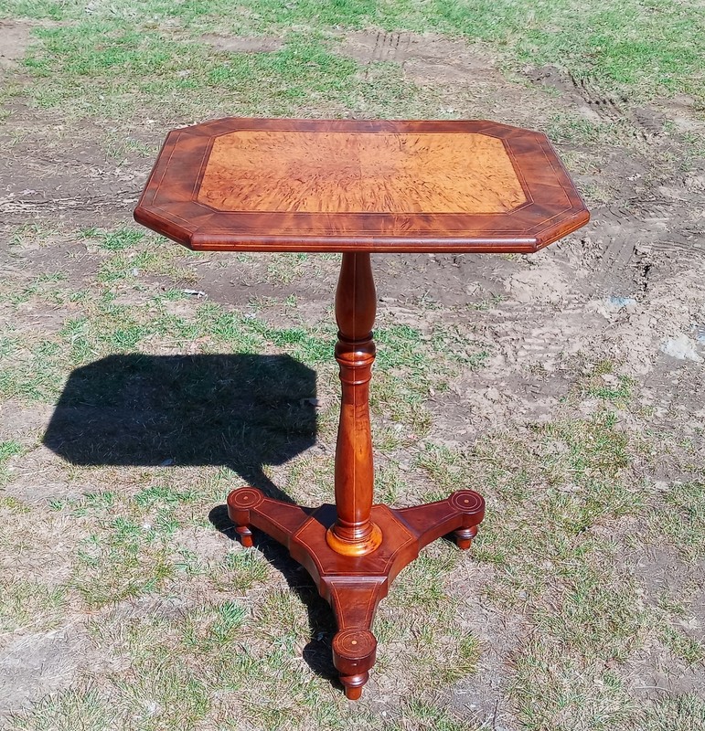 Antique Mahogany Burled Maple Center Satinwood Inlaid Pedestal Table Tripod Base