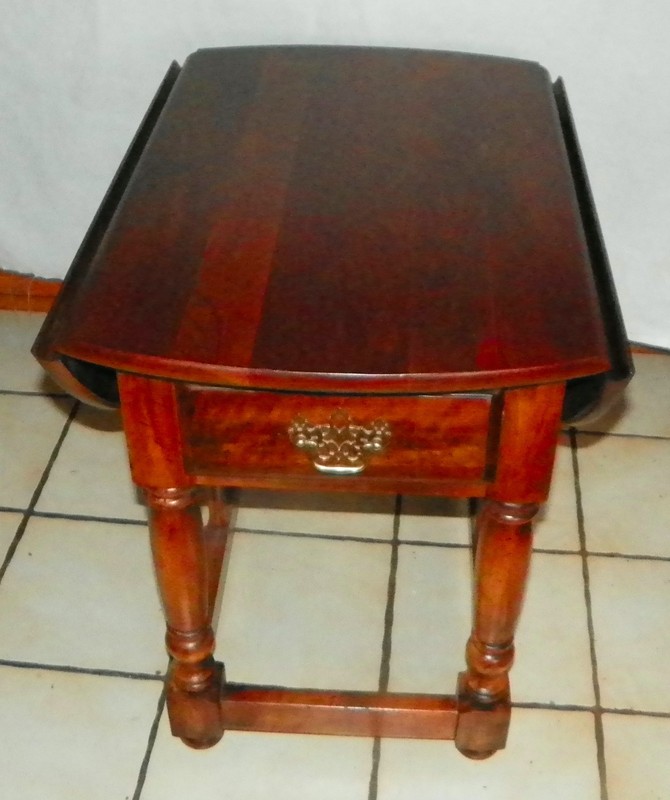 Cherry Dropleaf End Table / Side Table (ET320)