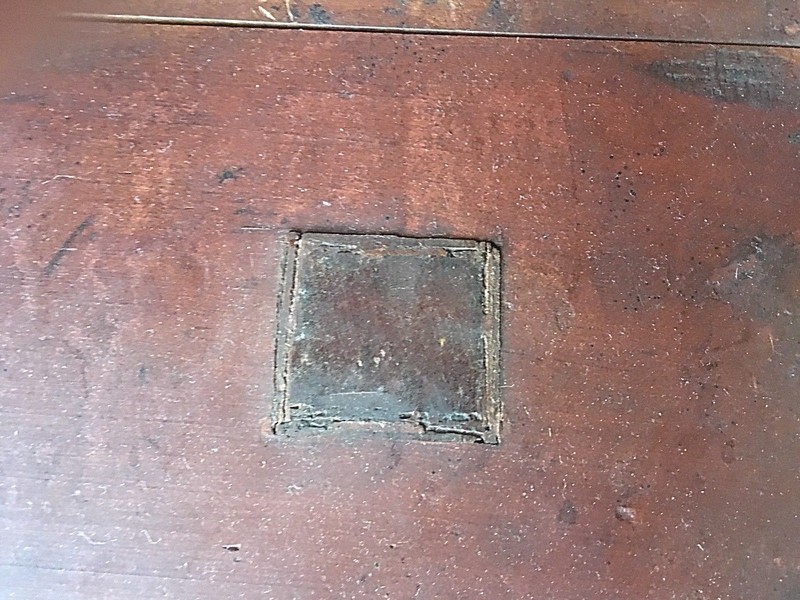 CHIPPENDALE MAHOGANY ROUND TILT TABLE CIRCA LATE 1700'S ORIGIN BOSTON AREA gallery
