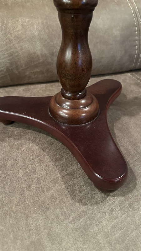 1998 Vintage Bombay Co End Table gallery