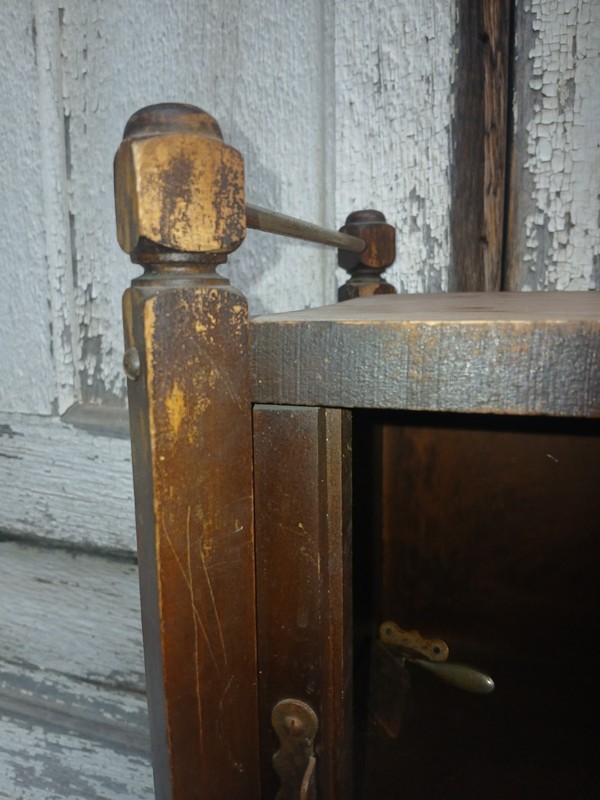 Antique Wood Smoking Stand W/ Label Metal Stampings Corp Illinois USA OLD gallery