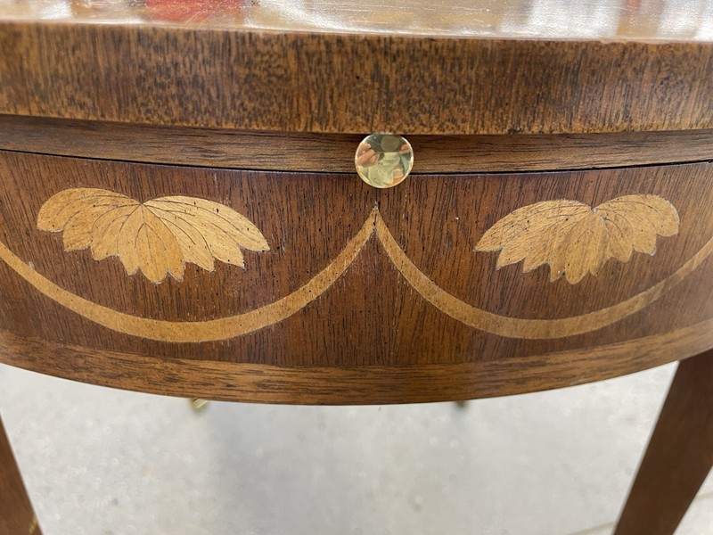 Baker Furniture Federal Inlaid Mahogany Table gallery