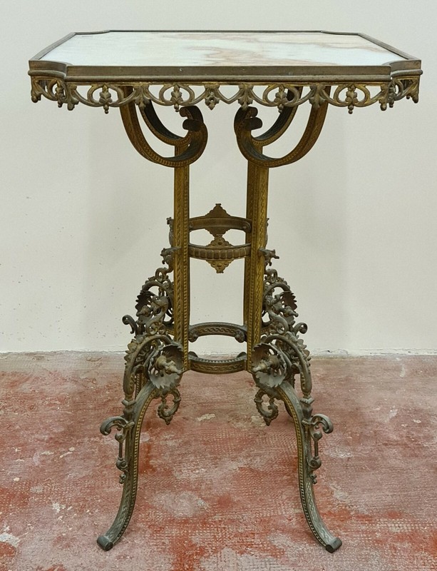 SIDE TABLE IN BRONZE WITH MARBLE TOP. EMPIRE STYLE. XIX CENTURY.