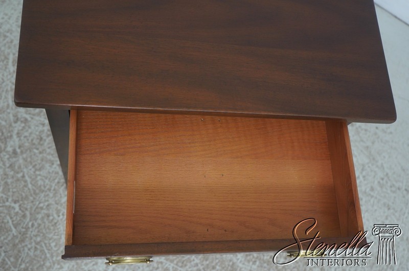 F72871: KITTINGER Colonial Williamsburg Walnut 1 Drawer Table gallery