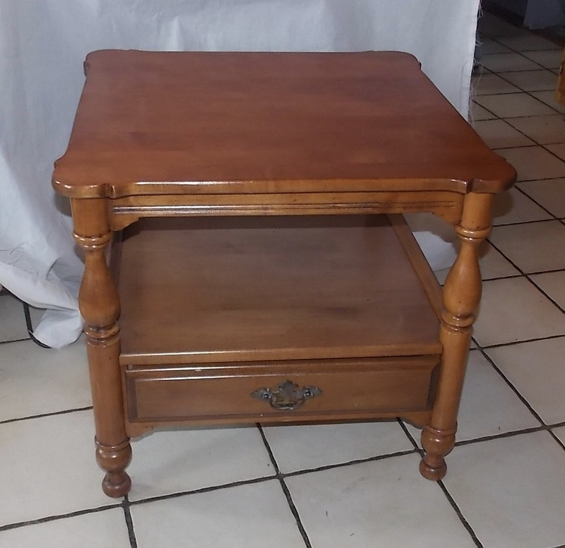 Solid Maple End Table / Side Table with Drawer by Sprague Carleton (ET343)