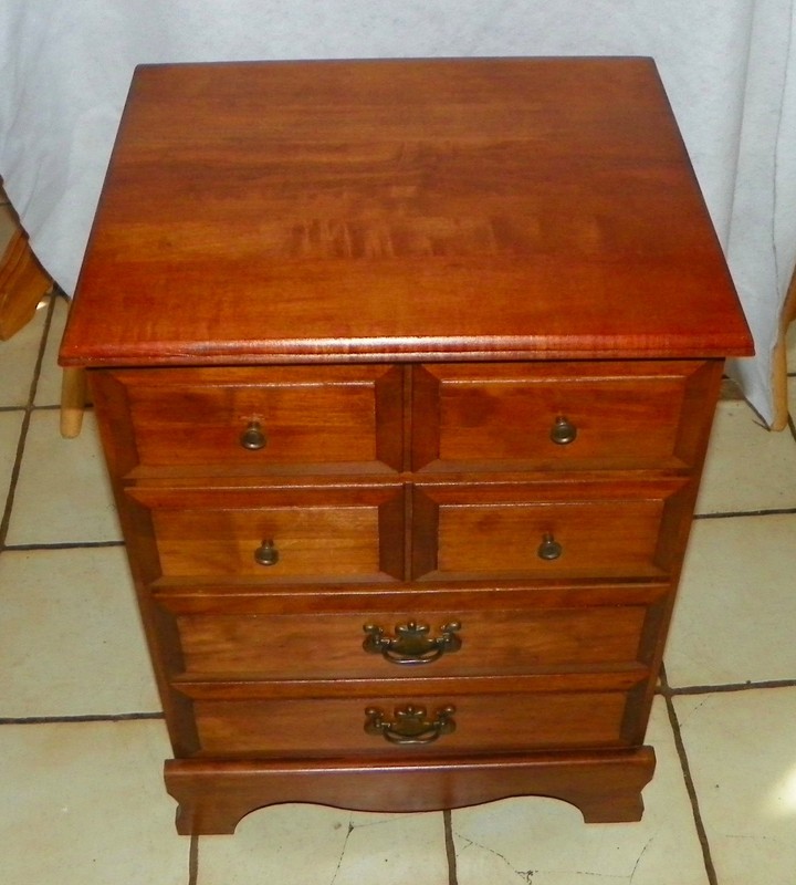 Light Cherry Nightstand (NS29)