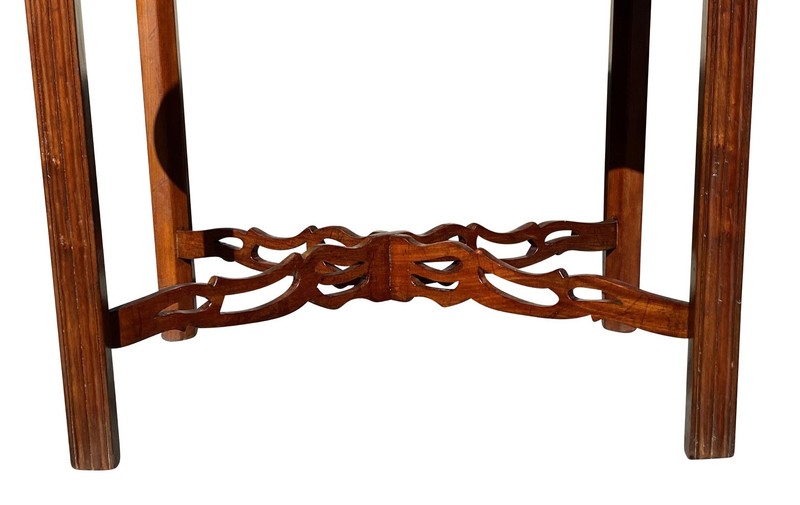 ANTIQUE CHIPPENDALE STYLE MAHOGANY DROP LEAF PEMBROKE TABLE WITH SERPENTINE TOP gallery