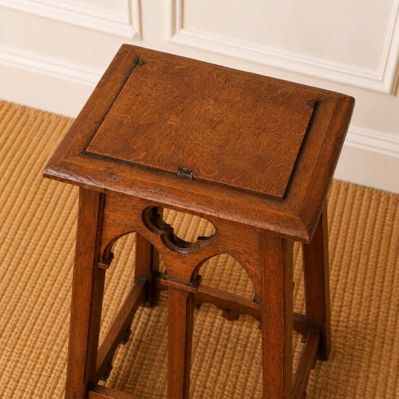 19th Century Belgian Neogothic Pedestal Table gallery